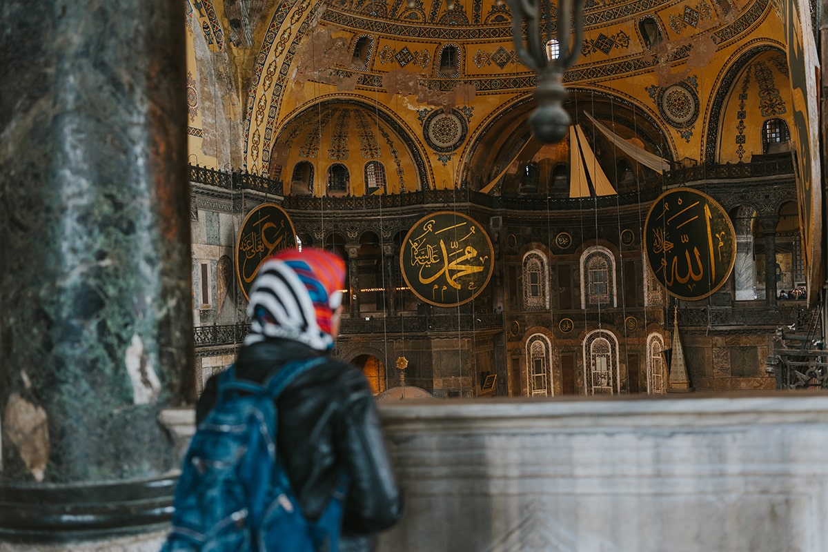 Hagia Sophia: Tips for a Respectful and Informed Visit (Dress Code, Etiquette & More)